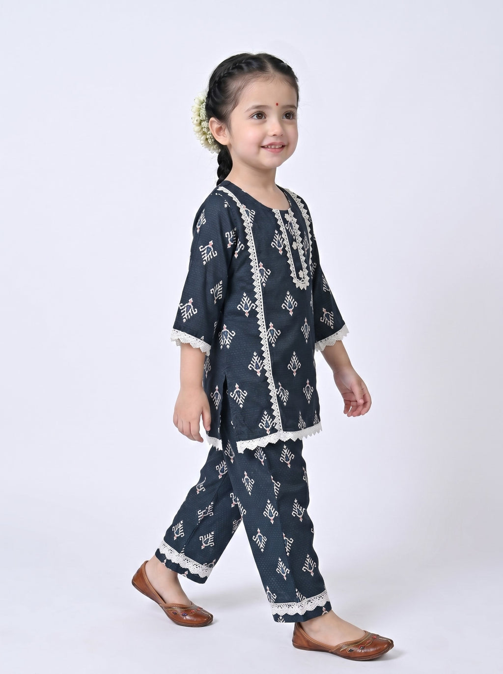 Bella Moda Girls Ethnic Print Lace Detailed Kurta with Pants Co-Ord Set- JUETH750X