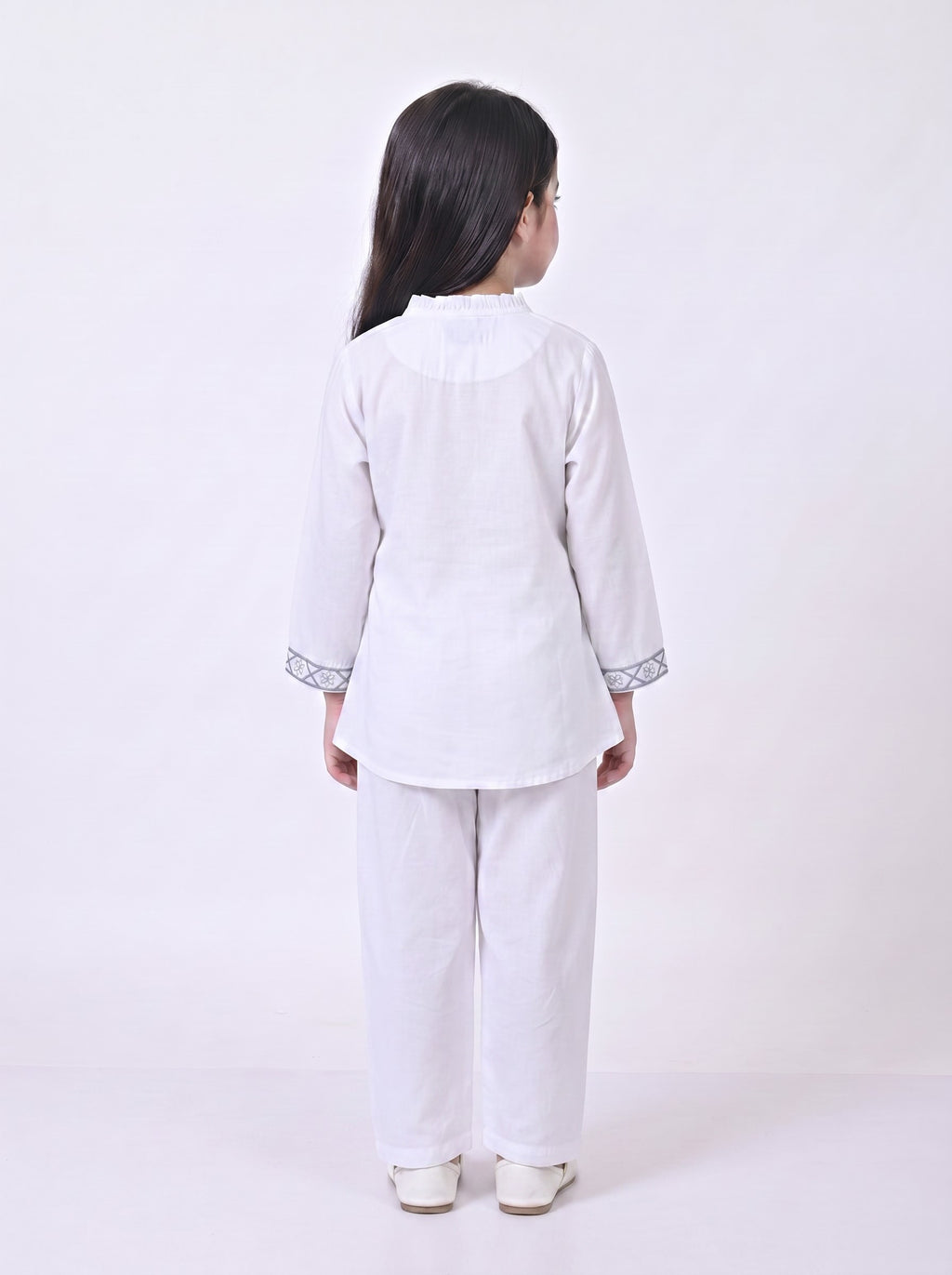 Bella Moda Girls Embroidered Kurta with Straight Pants Ethnic Set- JUETH783X