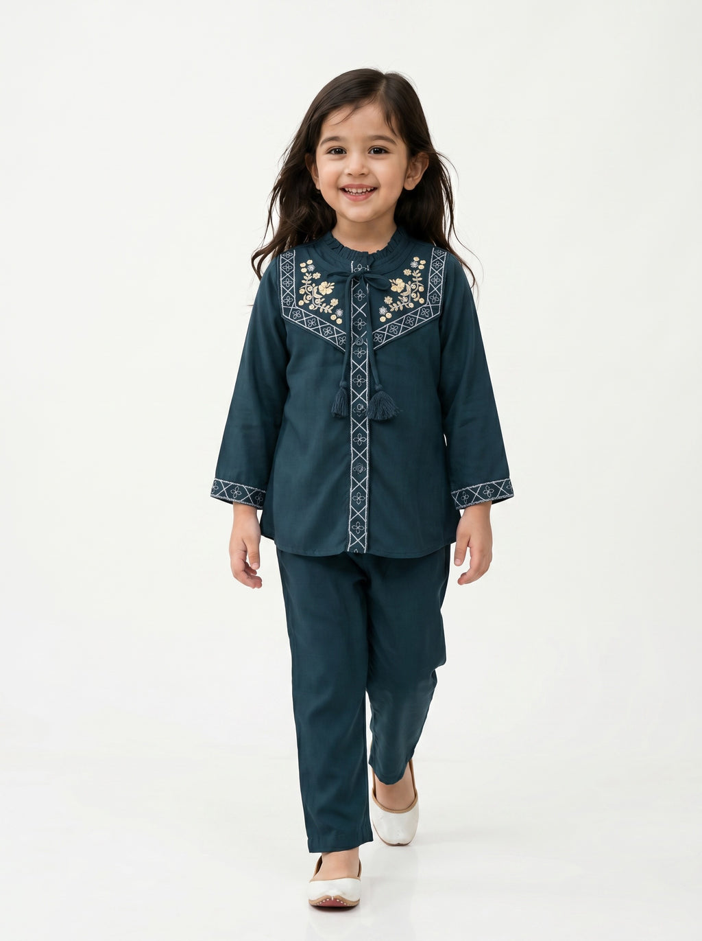 Bella Moda Girls Embroidered Kurta with Straight Pants Ethnic Set- JUETH784X