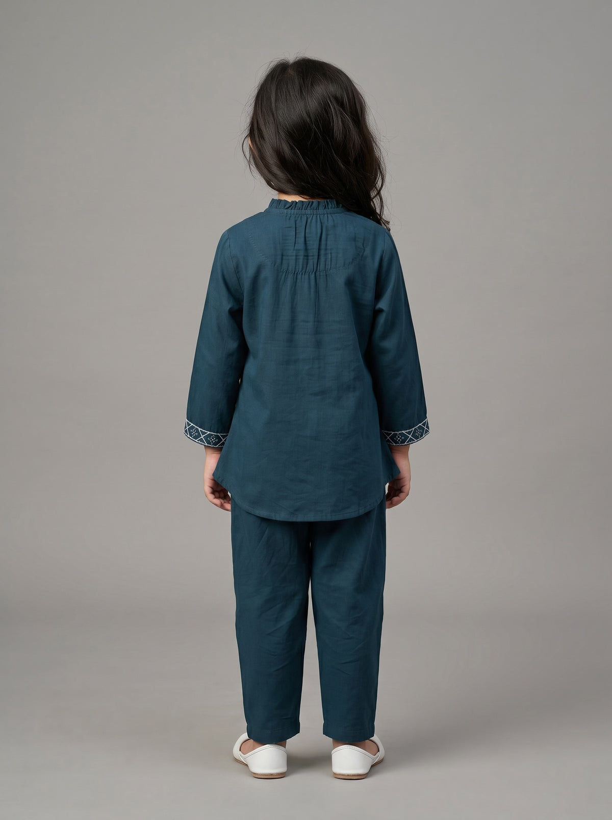 Bella Moda Girls Embroidered Kurta with Straight Pants Ethnic Set- JUETH784X