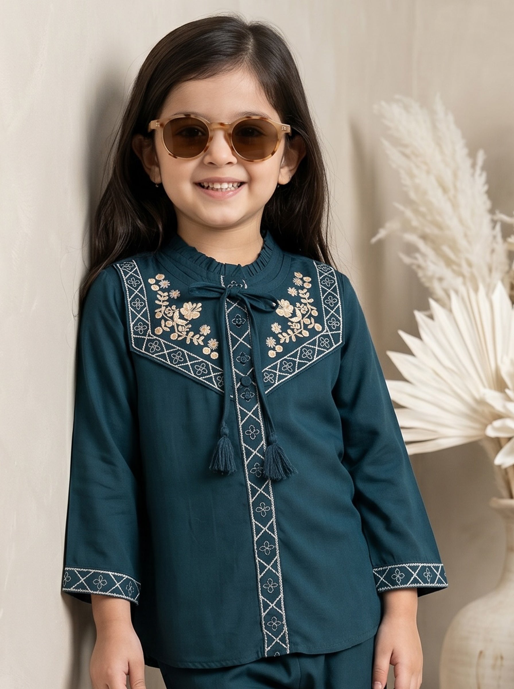 Bella Moda Girls Embroidered Kurta with Straight Pants Ethnic Set- JUETH784X