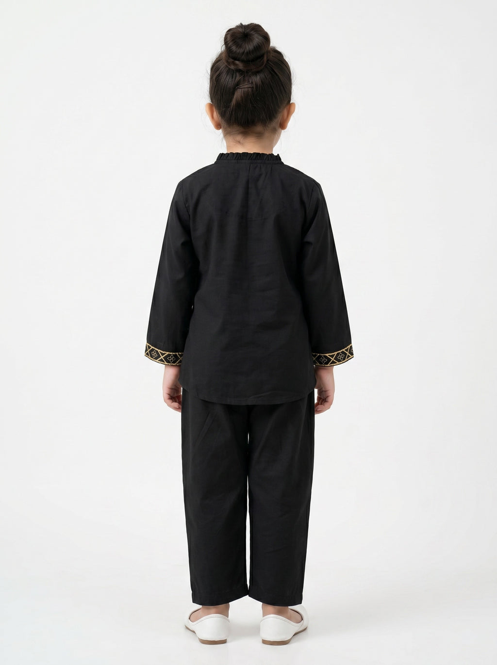 Bella Moda Girls Embroidered Kurta with Straight Pants Ethnic Set- JUETH785X