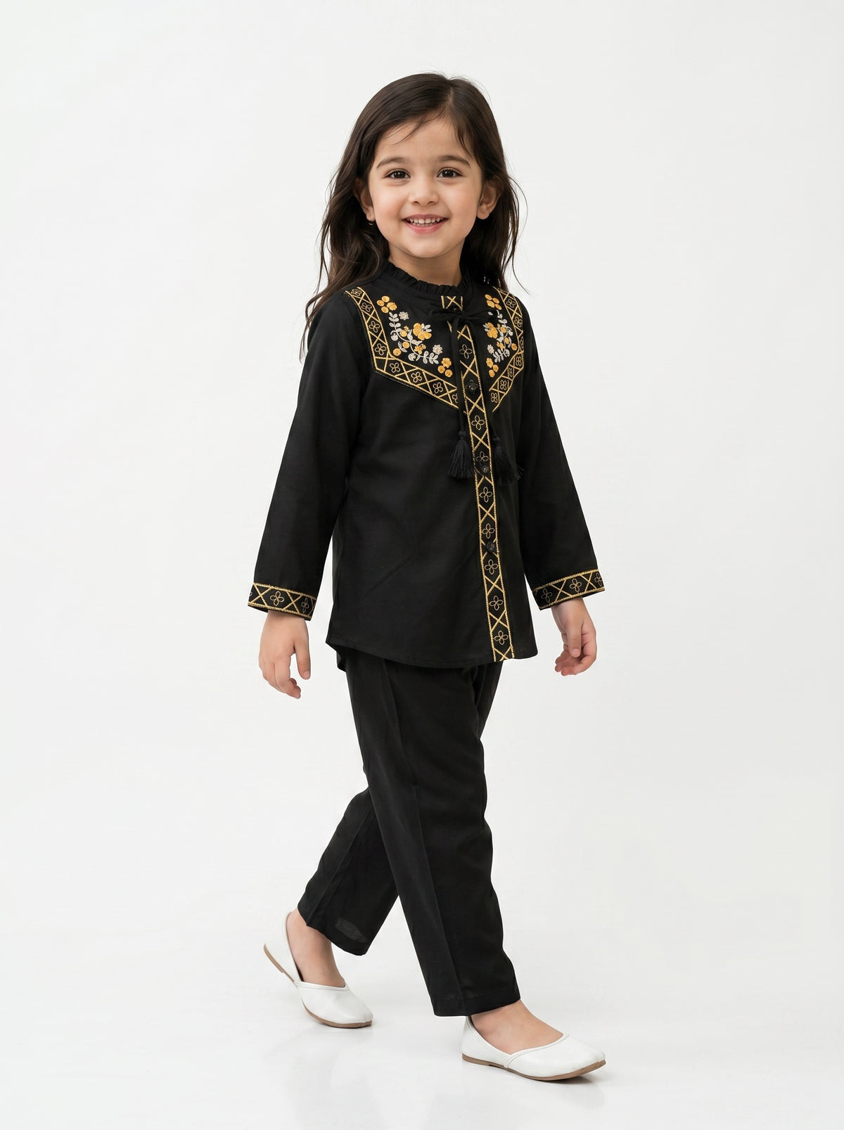 Bella Moda Girls Embroidered Kurta with Straight Pants Ethnic Set- JUETH785X