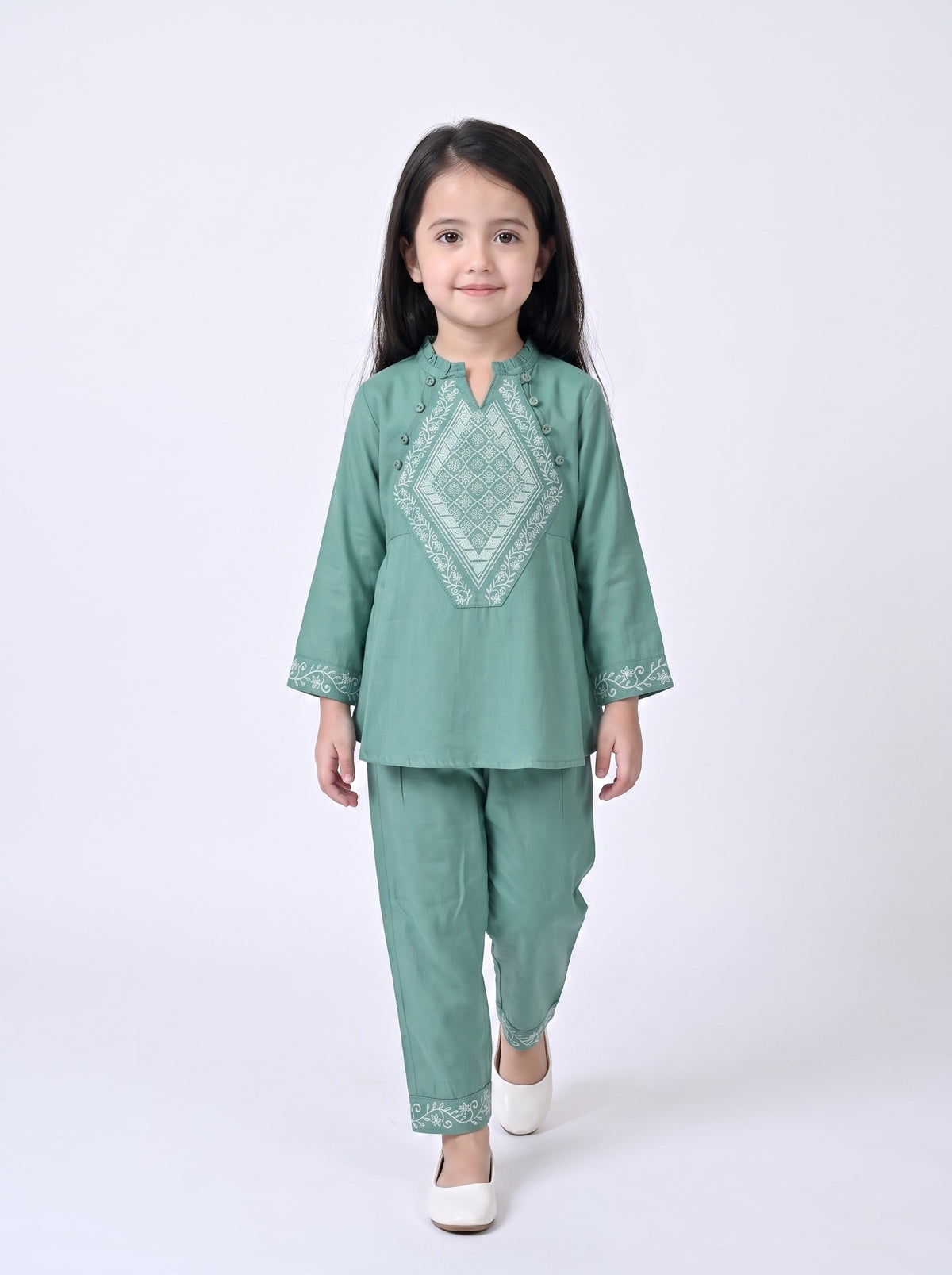 Bella Moda Girls Embroidered Kurta with Straight Pants Ethnic Co-Ord Set- JUETH795X