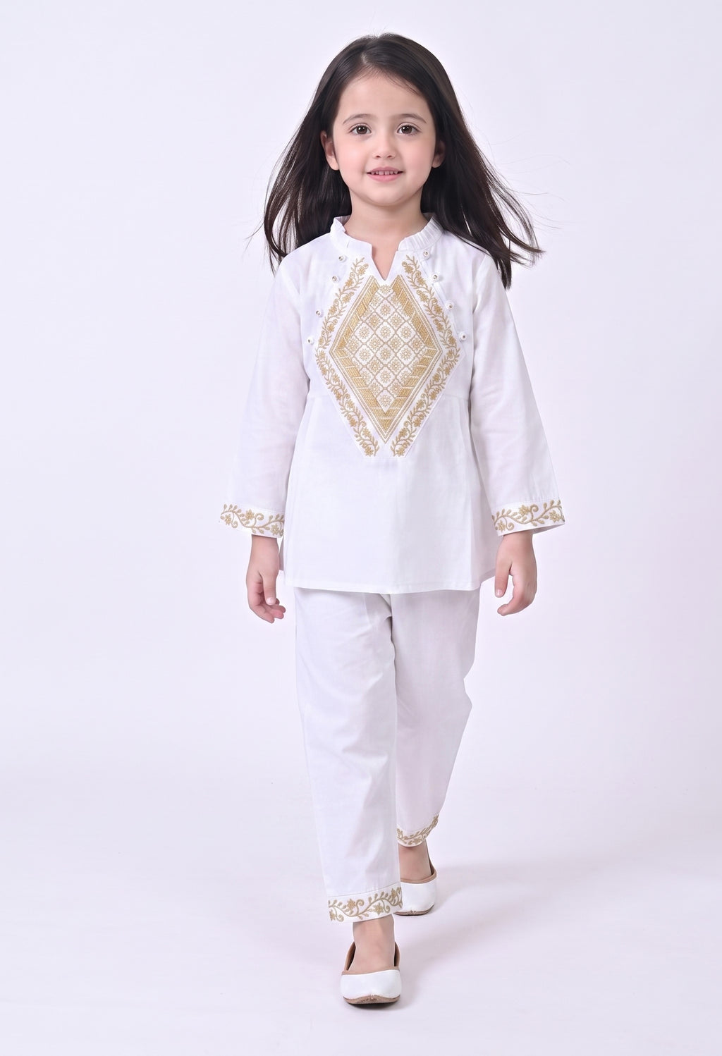 Bella Moda Girls Embroidered Kurta with Straight Pants Ethnic Co-Ord Set- JUETH796X