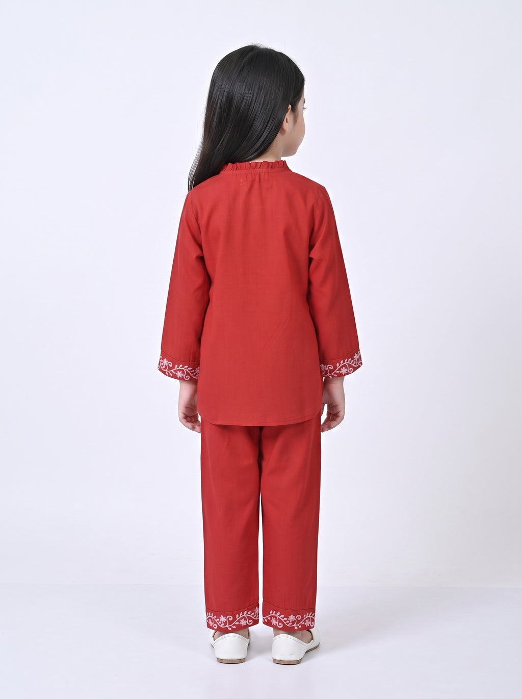 Bella Moda Girls Embroidered Kurta with Straight Pants Ethnic Co-Ord Set- JUETH797X