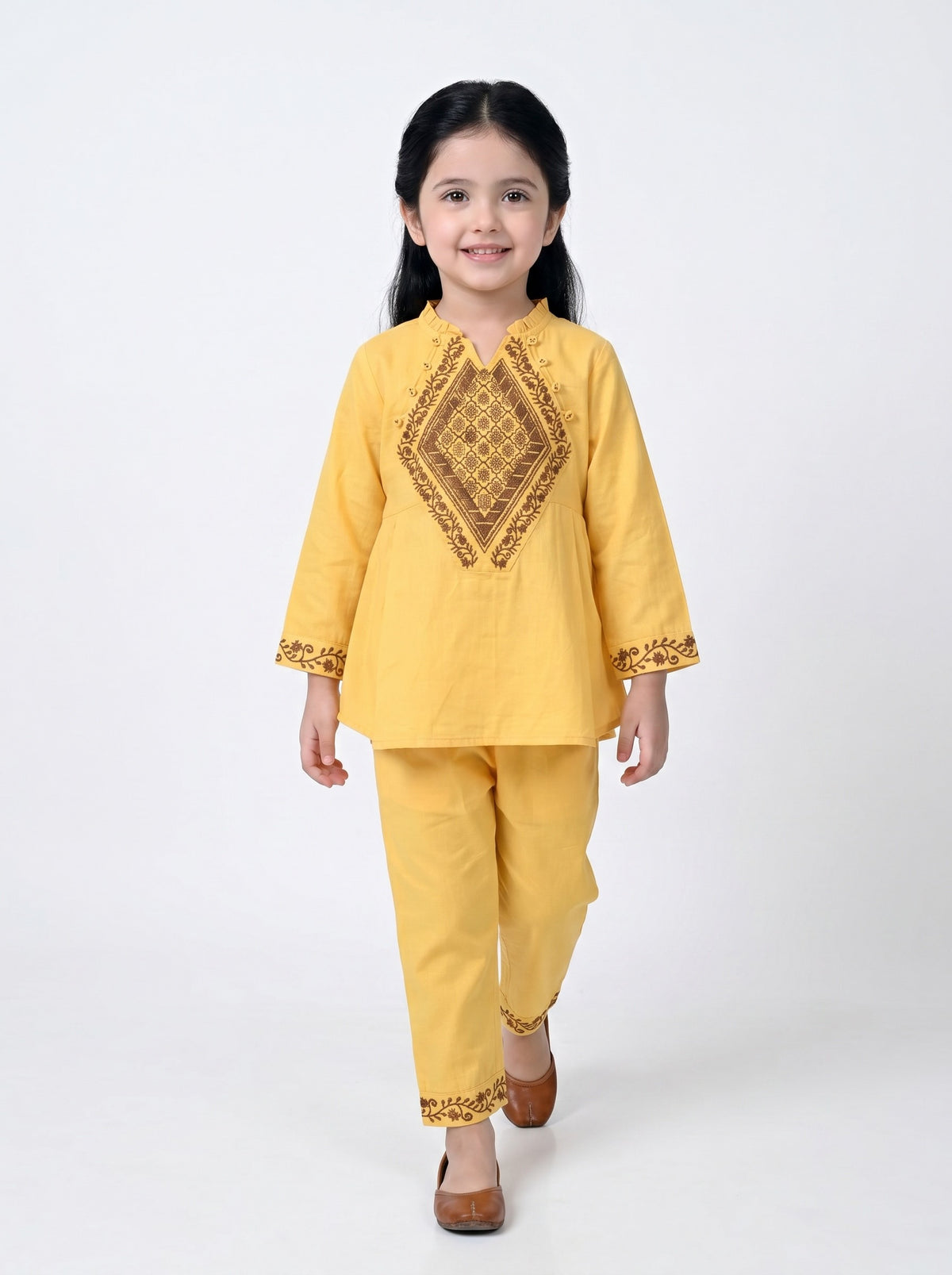 Bella Moda Girls Embroidered Kurta with Straight Pants Ethnic Co-Ord Set- JUETH800X